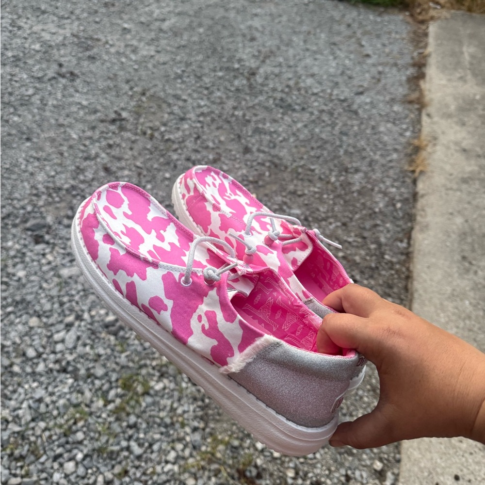 Hey Dude Pink Cow with sparkles Women’s 11